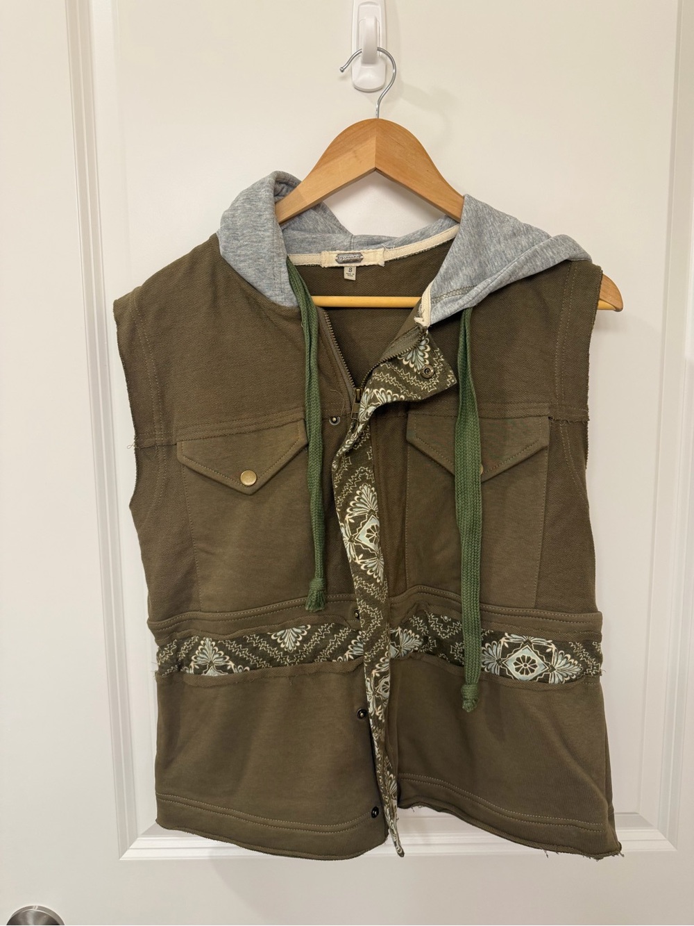 gimmicks by BKE Olive Sleeveless Hooded Vest with Gray Hood